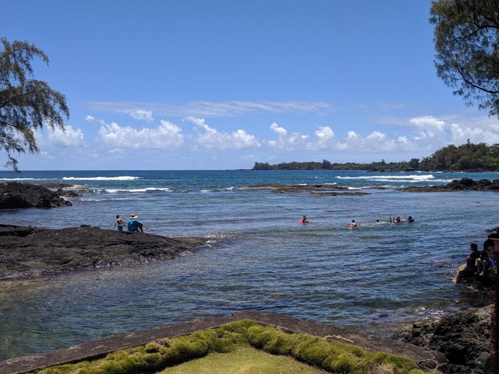 laehala-street-shore